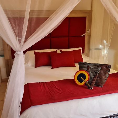 Bed and Breakfast Le Souimanga Bleu Saly Pokoj fotografie