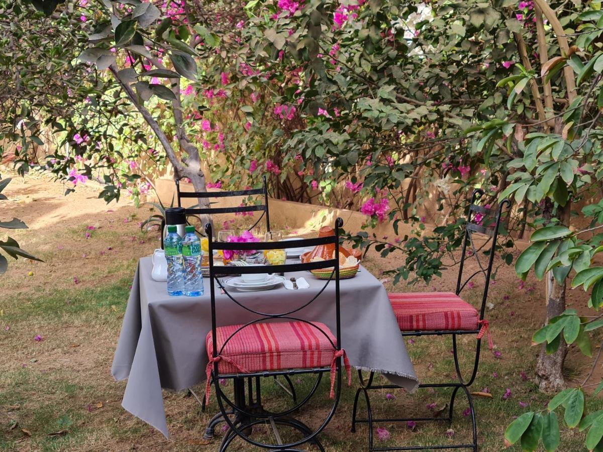 Bed and Breakfast Le Souimanga Bleu Saly Exteriér fotografie