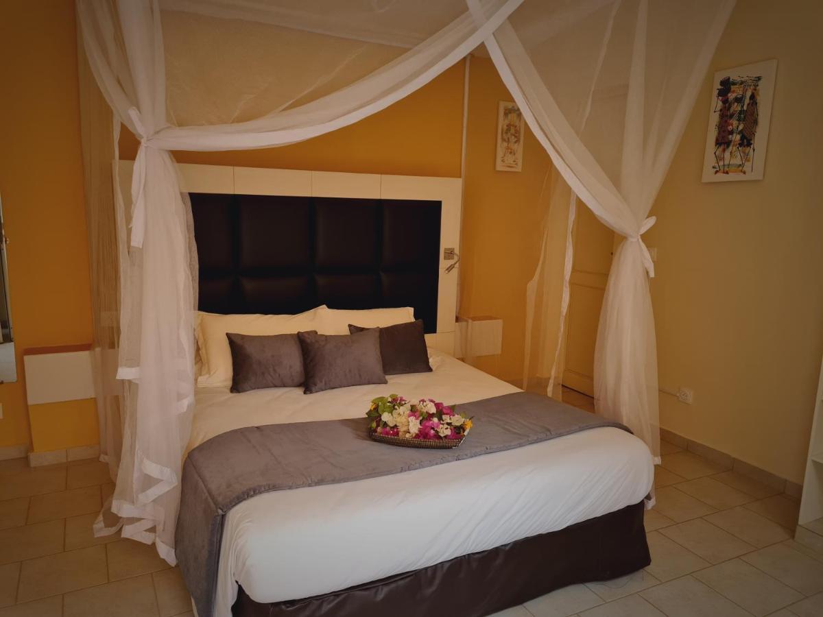 Bed and Breakfast Le Souimanga Bleu Saly Exteriér fotografie