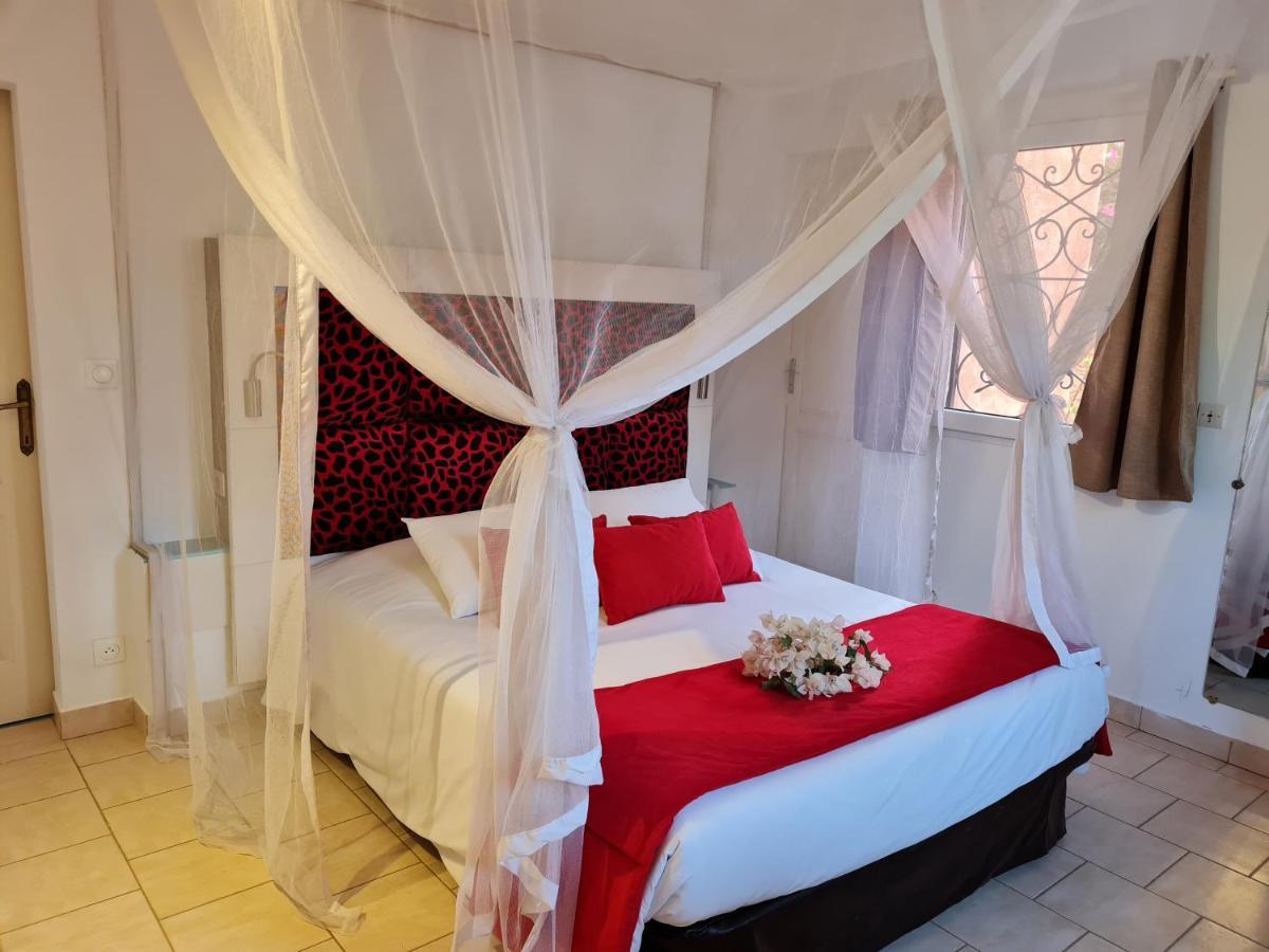Bed and Breakfast Le Souimanga Bleu Saly Exteriér fotografie