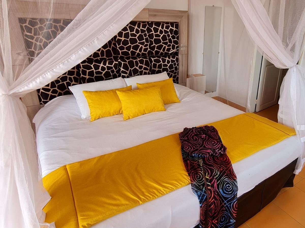 Bed and Breakfast Le Souimanga Bleu Saly Exteriér fotografie