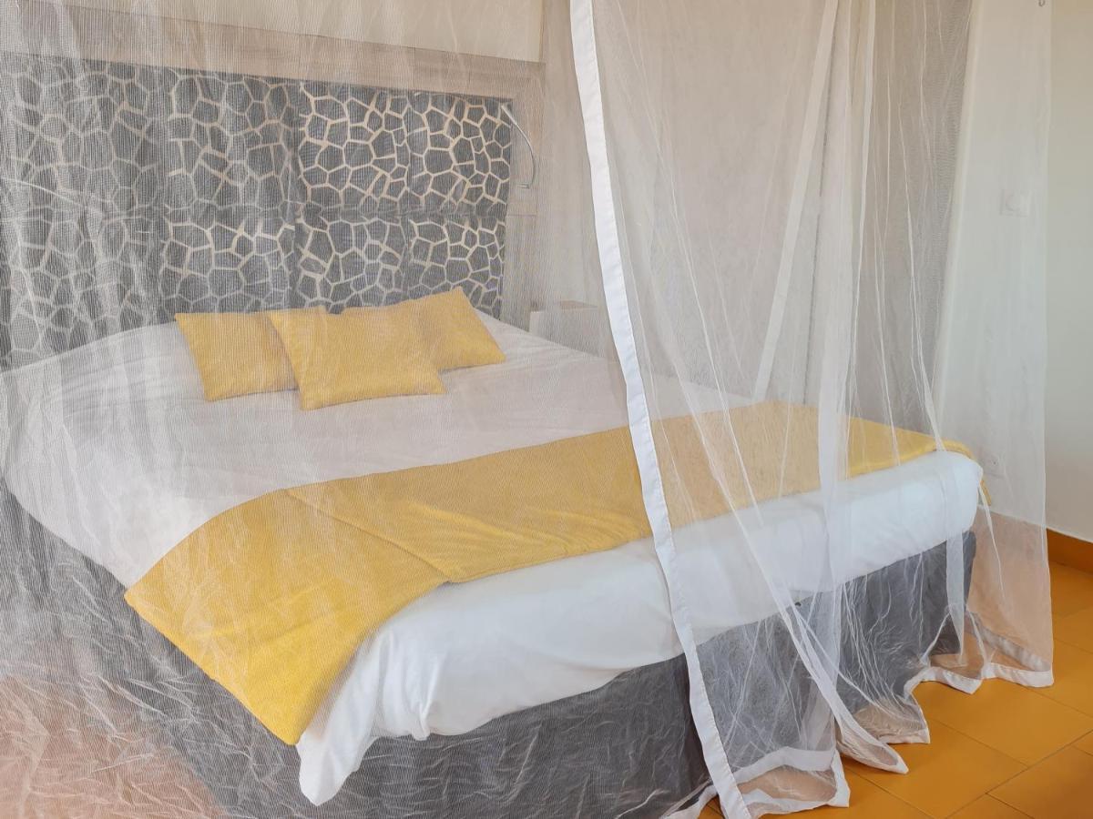 Bed and Breakfast Le Souimanga Bleu Saly Exteriér fotografie